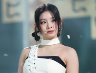 [comeback] 1095회ㅣ에버글로우 - FIRST : 현장포토 : SBS [comeback] 1095회ㅣ에버글로우 - FIRST