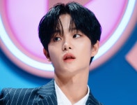 [포토스케치] 3MC 인가 주식회사 출근 완료! - 스페셜MC 지훈 (5) : 현장포토 : SBS [포토스케치] 3MC 인가 주식회사 출근 완료! - 스페셜MC... 