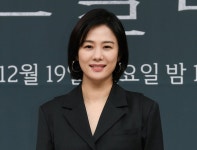 망가진 책을 고치는 책수선가, 김혜주 역의 김현주 : 포토갤러리 : SBS 망가진 책을 고치는 책수선가, 김혜주 역의 김현주