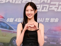 소방서 옆 경찰서 그리고 국과수 : 포토갤러리 : 소방서 옆 경찰서 그리고 국과수 제작발표회 송설 역 ‘공승연’ : SBS 소방서 옆 경찰서 그리고... 