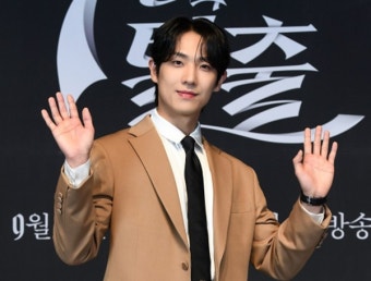 [제작발표회] 7인의 탈출 민도혁 역 ‘이준’ : 포토갤러리 : SBS [제작발표회] 7인의 탈출 민도혁 역 ‘이준’