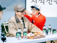 런닝맨 : 런닝맨 사진관 : [비하인드] 바닥난 신뢰를 회복해 지석진의 화를 다스려야만 한다!  레이스 (2) : SBS 런닝맨