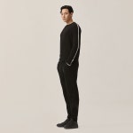 메리노울 스트라이프 라운드넥 스웨터 블랙 메리노울 스트라이프 라운드넥 스웨터 블랙 | 168,000원 | 하이버