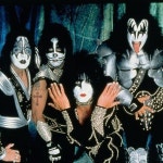 Kiss(키스) - 벅스 Kiss