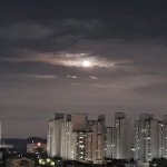 도시의 달에게 보내는 위로 - 벅스 도시의 달에게 보내는 위로 / 뮤직PD