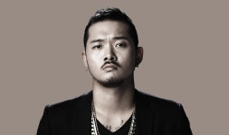 아이삭스쿼브 - 한국 힙합 1세대, 모두 아는 동네형의 생애 첫 솔로! - 벅스 아이삭스쿼브 - 한국 힙합 1세대, 모두 아는 동네형의 생애 첫 솔로!