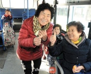 주민들 다리 되어줬더니… 곡성의 환호 - 조선일보 > 전국 > 호남 주민들 &#39;다리&#39; 되어줬더니… 곡성의 환호