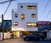 상가주택 - 땅집고 > 건축 36평 땅에 브런치카페와 집, 한 번에 잡았다…세 자매의 상도동 상가주택