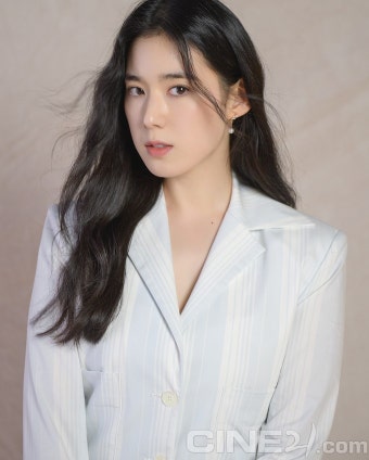 '안나' 정은채, 