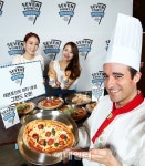 [포토] 아워홈, 여의도 IFC몰에 세븐포인트 피자 1호점 오픈