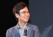유시민 노무현재단 이시장 환한 미소