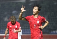 '엄지성 전반 해트트릭' 한국, 카타르에 4-1 대승...AG 4연패 산뜻한 출발