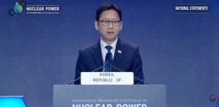 AI 시대 원자력 역할 강조한 배경훈···