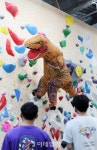 [포토]클라이밍하는 티라노사우르스