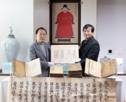 [포토] 안동김씨대종회, 고문헌 국립중앙도서관 기증