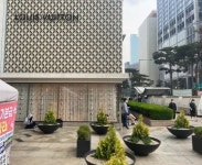 샤넬의 굴욕, 30명이 끝? 구름 인파는 어디 갔을까 - 헉스 샤넬의 굴욕, 30명이 끝? 구름 인파는 어디 갔을까