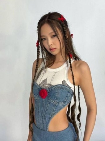 의외의 노출 시도한 제니, 요염+귀여움 화제 - 헉스 의외의 노출 시도한 제니, 요염+귀여움 화제