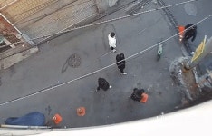 불량학생들이 집 앞에서 한 짓... CCTV를 보니 `분노` - 헉스 불량학생들이 집 앞에서 한 짓... CCTV를 보니 `분노`