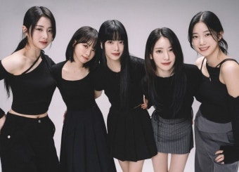 르세라핌 '언포기븐', 첫날 판매량 102만장…K팝 걸그룹 최다 - 헉스 르세라핌 '언포기븐', 첫날 판매량 102만장…K팝 걸그룹 최다