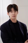 이시우 종이달로 첫 주연, 김서형과 베드신 수위 부담감 없었다 [N인터뷰]① - 헉스 이시우 종이달로 첫 주연, 김서형과 베드신 수위... 