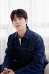 이시우 종이달로 첫 주연, 김서형과 베드신 수위 부담감 없었다 [N인터뷰]① - 헉스 이시우 종이달로 첫 주연, 김서형과 베드신 수위... 