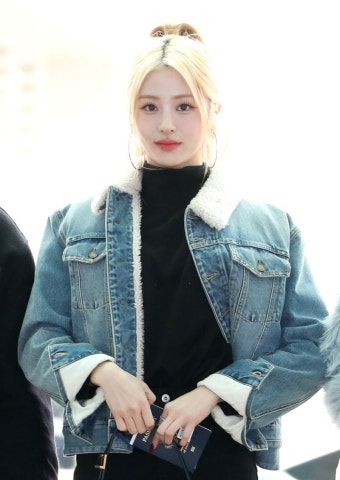르세라핌 허윤진, 오늘 가족상…팬사인회 스케줄 불참 - 헉스 르세라핌 허윤진, 오늘 가족상…팬사인회 스케줄 불참