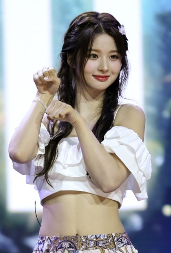 '청량미 뿜뿜' 엔믹스, '파티 어클락'과 함께 컴백 [뉴시스Pic] - 헉스 '청량미 뿜뿜' 엔믹스, '파티 어클락'과 함께 컴백 [뉴시스Pic]
