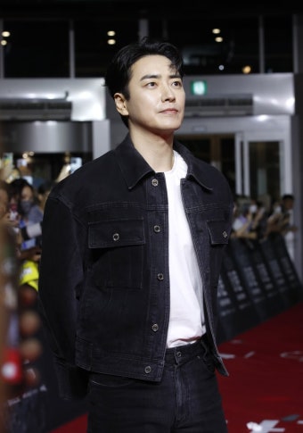 '비밀의 숲' 스핀오프 나온다…이준혁 주인공 '좋거나 나쁜 동재' 공개 - 헉스 '비밀의 숲' 스핀오프 나온다…이준혁 주인공 '좋거나 나쁜 동재' 공개