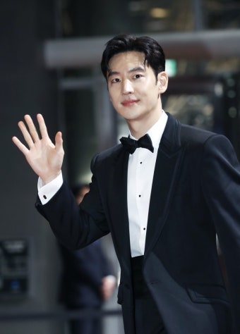 이제훈, 불우환자 지원 위해 1억 기부…선한 영향력 - 헉스 이제훈, 불우환자 지원 위해 1억 기부…선한 영향력