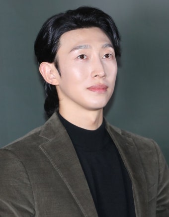 강기영, 오늘 형제상…슬픔 속 빈소 지키는 중 - 헉스 강기영, 오늘 형제상…슬픔 속 빈소 지키는 중