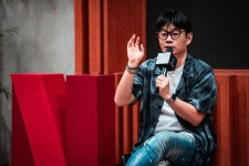 | 헉스  | 헉스 