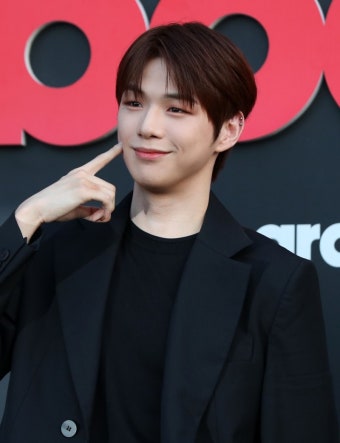 강다니엘, '일렉트릭 쇼크'로 23일 컴백…위댐보이즈와 퍼포먼스 - 헉스 강다니엘, '일렉트릭 쇼크'로 23일 컴백…위댐보이즈와 퍼포먼스