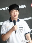 포모스 [포토] MVP 인터뷰하는 프레이 김종인-스멥 송경호 [포토] MVP 인터뷰하는 프레이 김종인-스멥 송경호 