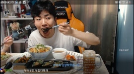 포모스 오늘자 새신랑 영진이 밥상 오늘자 새신랑 영진이 밥상