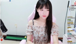 포모스 봉순이 롤선생집에서 팩하는거 딱걸렸네 봉순이 롤선생집에서 팩하는거 딱걸렸네