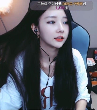 포모스 애교용으로 알아보는 안경 유무 와꾸 차이 애교용으로 알아보는 안경 유무 와꾸 차이
