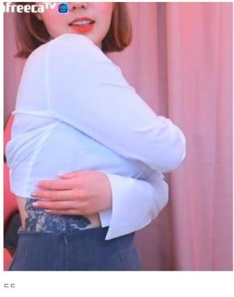 포모스 뚜밥 이거 스티커가 아니라 진짜 문신임? ㄷㄷ 뚜밥 이거 스티커가 아니라 진짜 문신임? ㄷㄷ