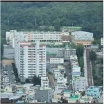 포모스 부산에 있는 모 중학교의 오르막길 부산에 있는 모 중학교의 오르막길