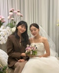 포모스 문지인 결혼식 참석한 오윤아 문지인 결혼식 참석한 오윤아