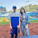 포모스 야구선수들 피지컬로 압살하는 여자 아나운서 야구선수들 피지컬로 압살하는 여자 아나운서