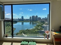 포모스 한강뷰 뺨치는 광교 오피스텔 거실 호수뷰 한강뷰 뺨치는 광교 오피스텔 거실 호수뷰