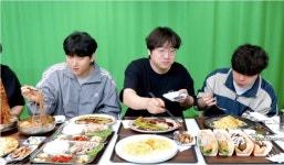포모스 두치와뿌꾸가 차린 PC방 밥상 클라스 두치와뿌꾸가 차린 PC방 밥상 클라스