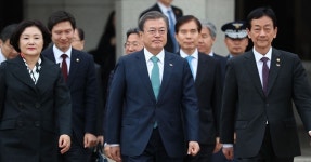 북한 버티기에 미국 양보 가능성 적어 ‘굿 이너프 딜’ 설득 쉽지 않을 듯 | 한국일보 미국 양보 가능성 적어… 문 대통령 구상 실현 쉽지 않을 듯... 