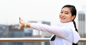 ‘러닝 전도사’ 안정은 “불운에 지쳐 울던 어느날, 무작정 달렸더니…” | 한국일보 먹고 입고 뛰면 화제가 되는 여자, 안정은 | 한국일보