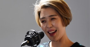 [삶도] 유산슬의 코러스 김효수 “내 목표는 가수가 아니다” | 한국일보 유산슬의 코러스 김효수 “내 목표는 가수가 아니다” | 한국일보