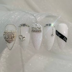네일디디(NAILDD) | ✨ 정품스와로브스키✨디디 명품네일 시즌1 | 아이디어스 ✨ 정품스와로브스키✨디디 명품네일 시즌1