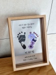 아기의 첫 발자국을 담은 압화꽃도장 액자 아기발도장🌸 | 아이디어스 아기의 첫 발자국을 담은 압화꽃도장 액자 아기발도장🌸