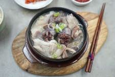 푹 고아낸 진한 사골국물 깊은맛이 다른 순대국 | 아이디어스 푹 고아낸 진한 사골국물 깊은맛이 다른 순대국