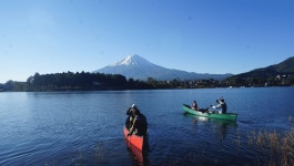 JR 도쿄 와이드 패스（3일권） 로 가는 [야마나시] [야마나시·가와구치] 새벽 카누 90 분 코스 - 젖지 않고 탈 수있는 캐나다 카누 호수... 