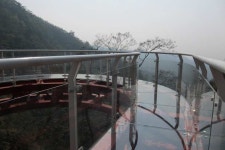 난터우 렌트카로 자연을 감상하며 힐링을 즐기기｜일 월담 대주 호 트레일와 중 랴오 향 룽펑 폭포 스카이 워크 등 5개 이상의 필수 방문 명소... 